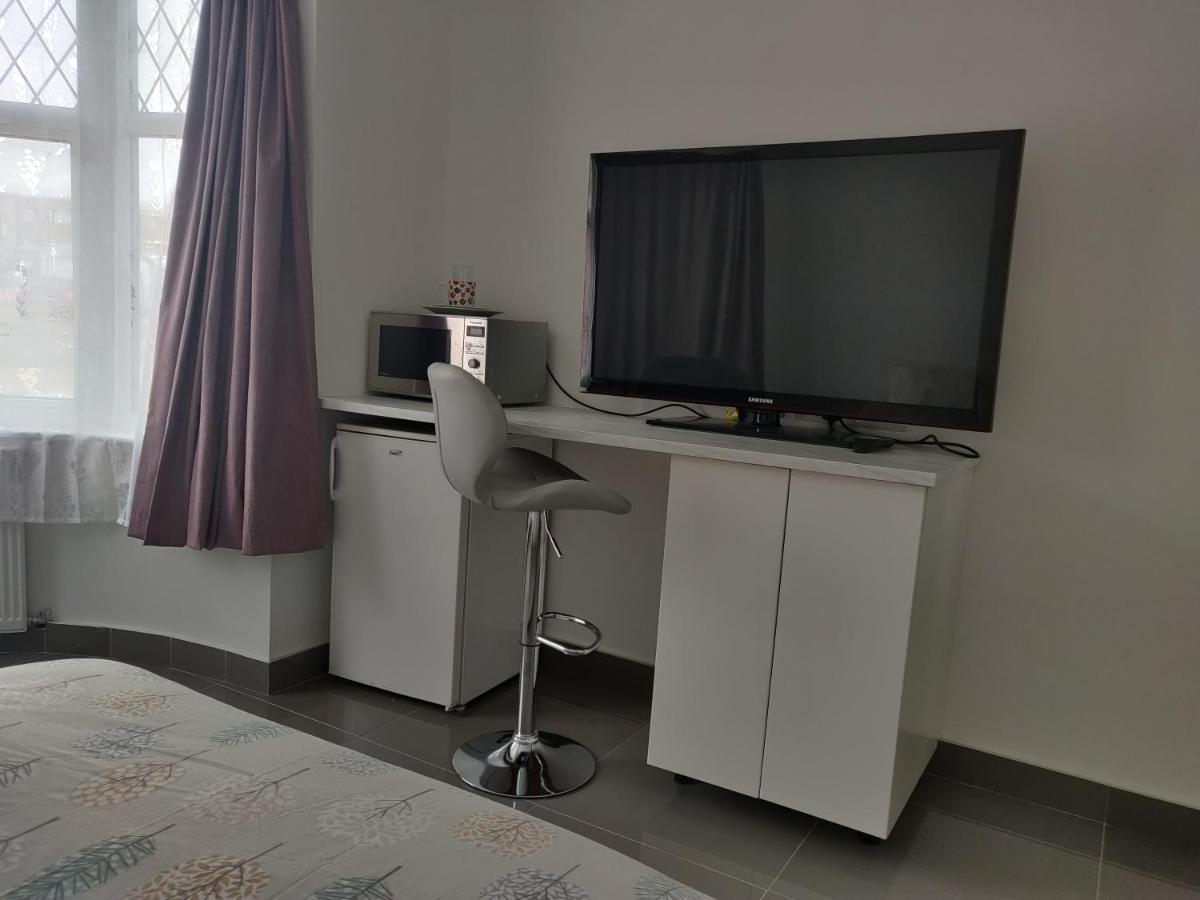Stunning Double Room In Harrow Wembley - Khoob House London Exterior photo